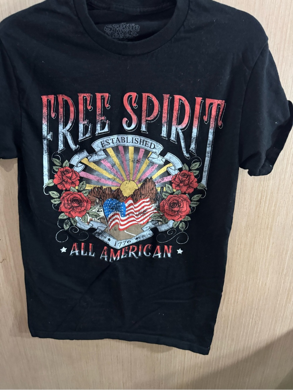 Women Goodie Two Sleeves All American Free Spirit Black Graphic Tee Size Medium - Picture 2 of 4